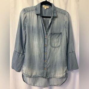 Women’s cloth & stone jean button down shirt size XS